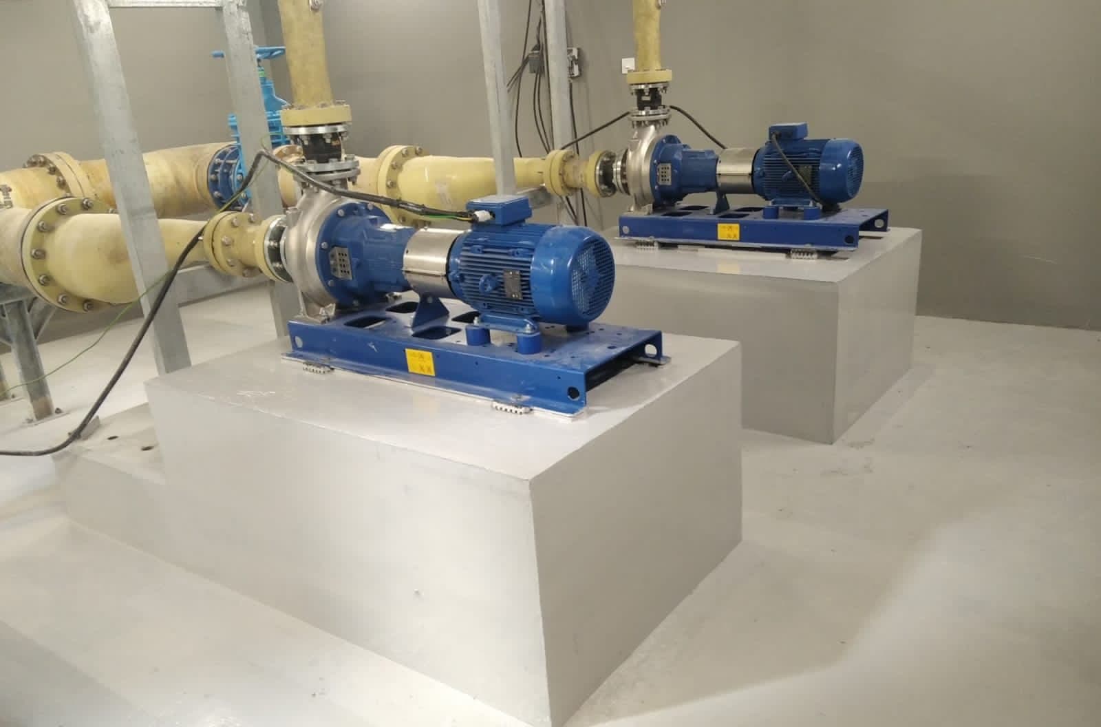 Pump set installation at JLT
